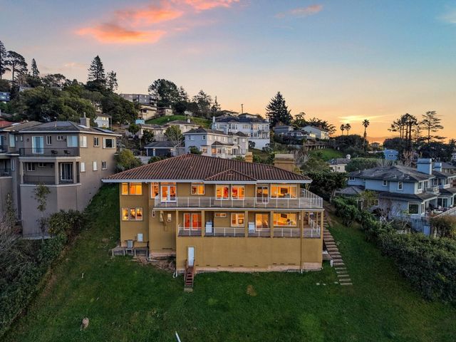 6070 Mazuela Dr., Oakland, CA 94611