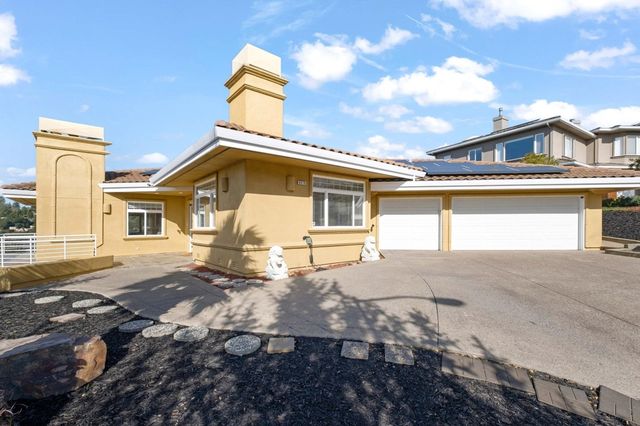 6070 Mazuela Dr., Oakland, CA 94611