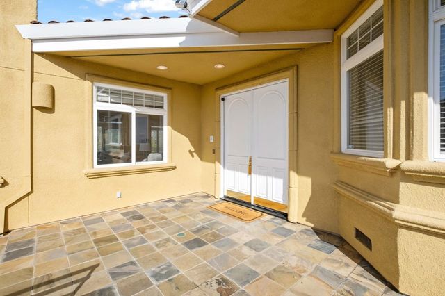 6070 Mazuela Dr., Oakland, CA 94611