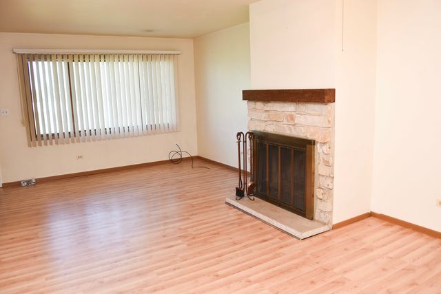 34228 N Birch Lane 27c, Gurnee, IL 60031