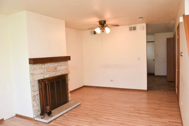 34228 N Birch Lane 27c, Gurnee, IL 60031