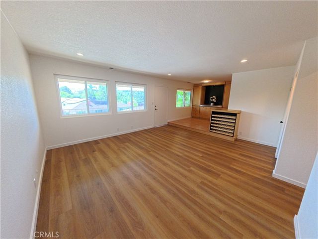 1000 Central 30, Riverside, CA 92507