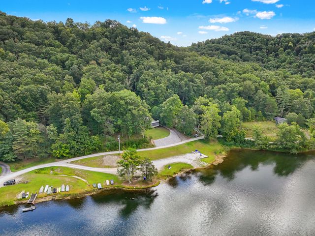 1830 Calk Lake Road, Jeffersonville, KY 40337