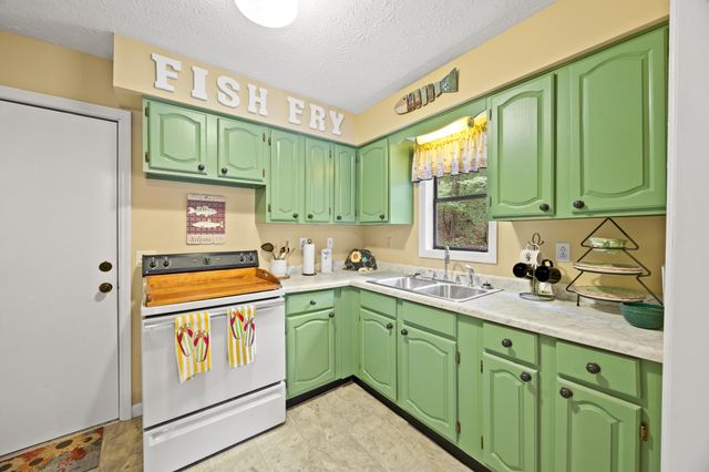 1830 Calk Lake Road, Jeffersonville, KY 40337