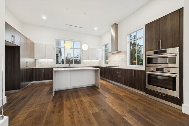 1430 Lake Pointe Parkway, Sugar Land, TX 77478