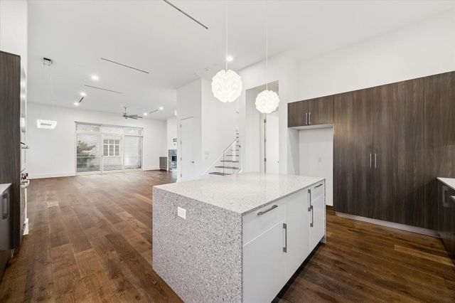 1430 Lake Pointe Parkway, Sugar Land, TX 77478