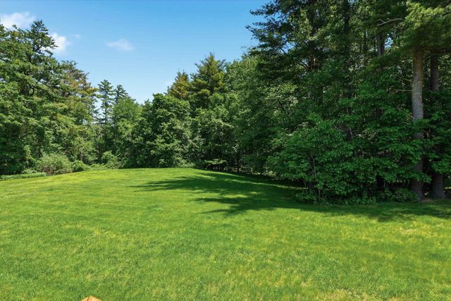 89 Fieldstone Drive, Londonderry, NH 03079