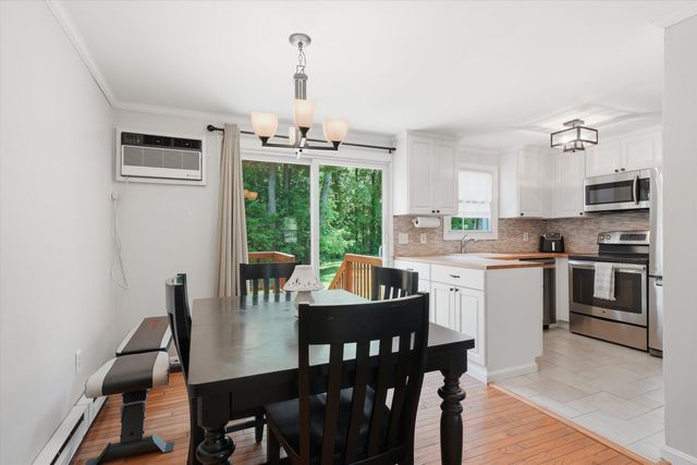 89 Fieldstone Drive, Londonderry, NH 03079