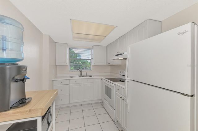 102 CAPRI ISLES BOULEVARD 206, Venice, FL 34292