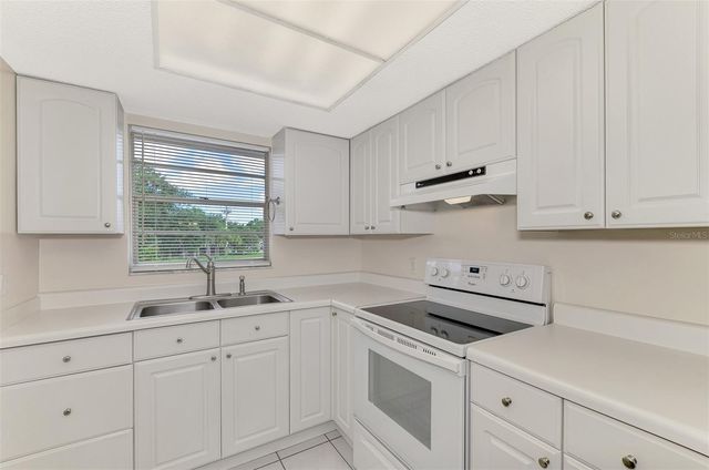 102 CAPRI ISLES BOULEVARD 206, Venice, FL 34292