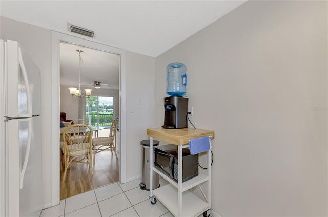 102 CAPRI ISLES BOULEVARD 206, Venice, FL 34292