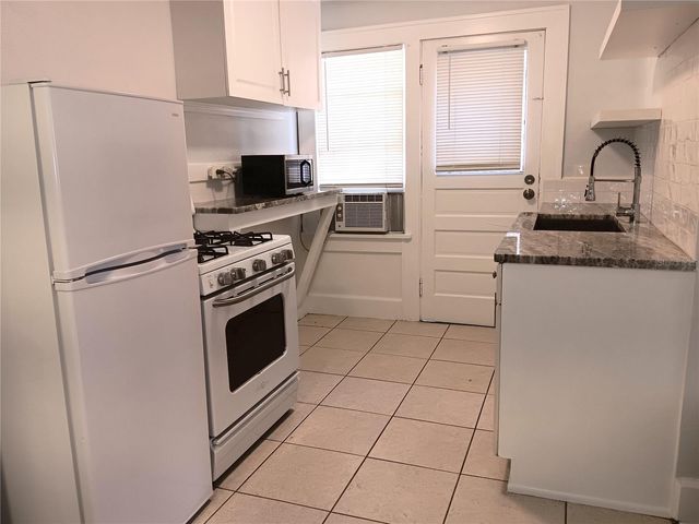 763 31ST AVENUE N 1, St Petersburg, FL 33704