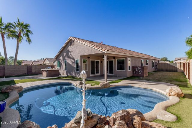 1567 N Tucana Court, Gilbert, AZ 85234