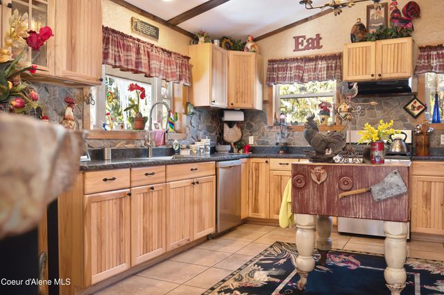 629 Flat Creek Rd, St. Maries, ID 83861