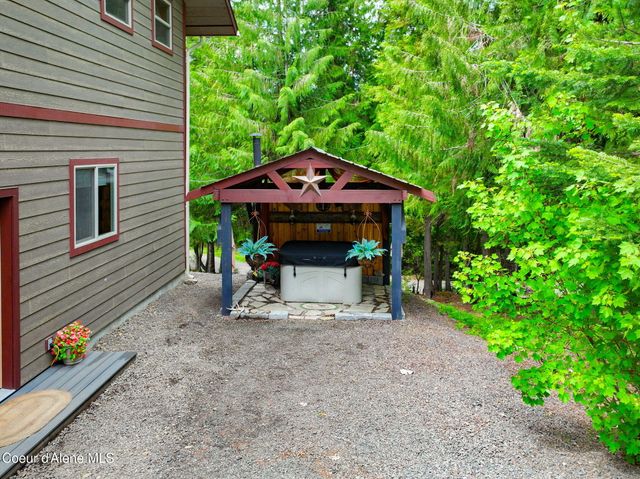 629 Flat Creek Rd, St. Maries, ID 83861