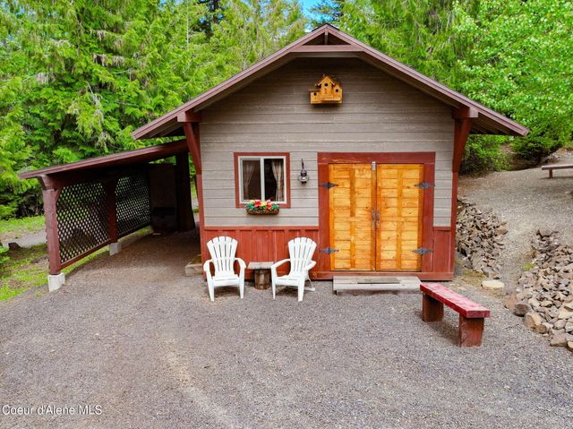 629 Flat Creek Rd, St. Maries, ID 83861