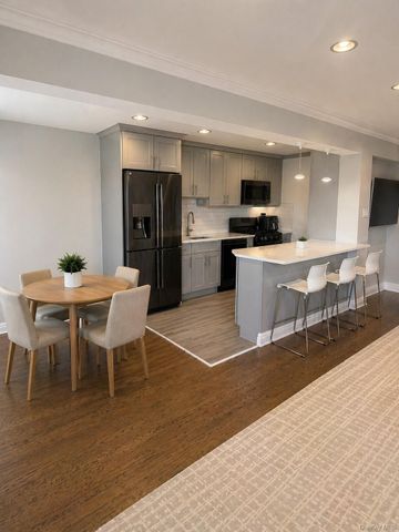 151-35 84th Street 2M, Howard Beach, NY 11414