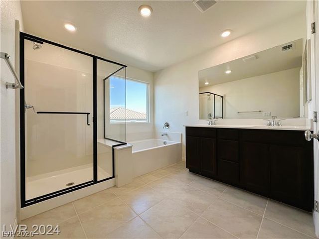 7024 Cottage Vista Avenue, Las Vegas, NV 89113