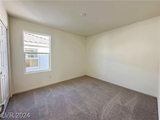 7024 Cottage Vista Avenue, Las Vegas, NV 89113