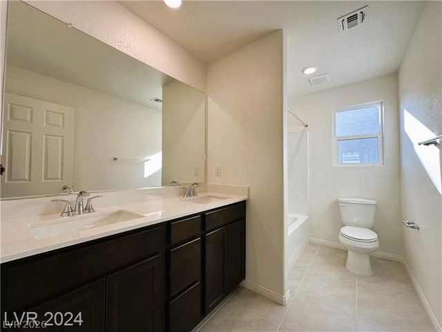 7024 Cottage Vista Avenue, Las Vegas, NV 89113
