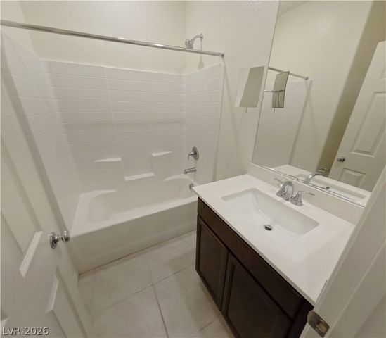 7024 Cottage Vista Avenue, Las Vegas, NV 89113