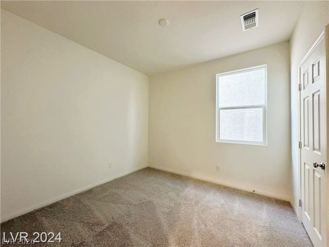 7024 Cottage Vista Avenue, Las Vegas, NV 89113