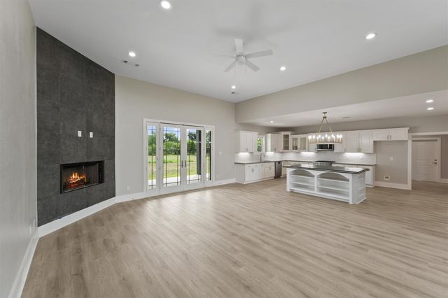 1900 Lezak Road, Sealy, TX 77474