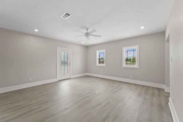 1900 Lezak Road, Sealy, TX 77474