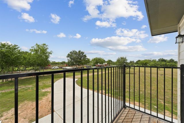 1900 Lezak Road, Sealy, TX 77474
