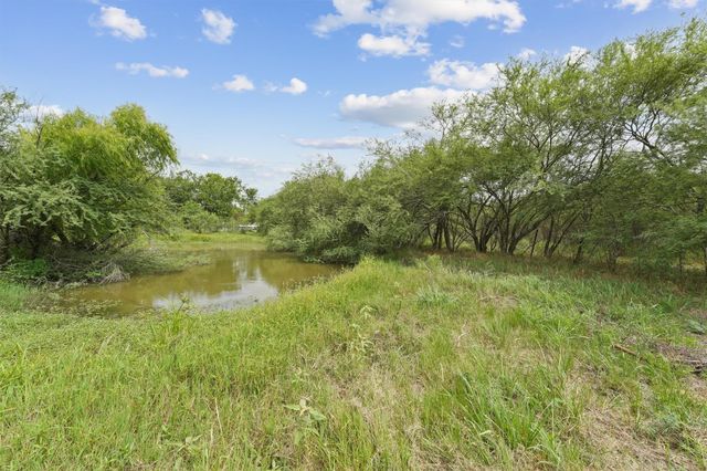 1900 Lezak Road, Sealy, TX 77474