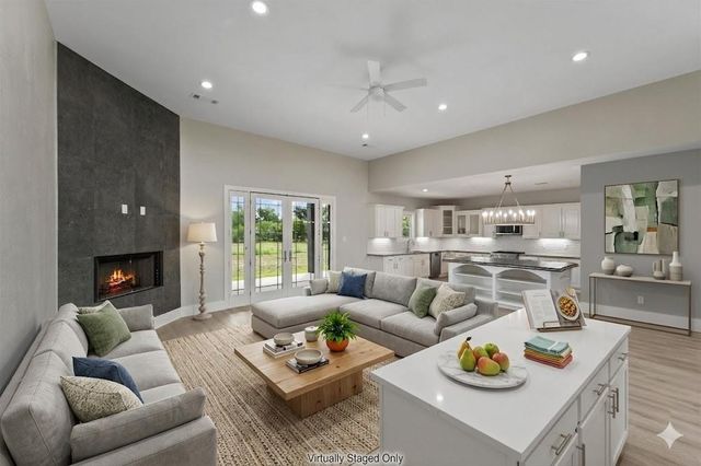 1900 Lezak Road, Sealy, TX 77474