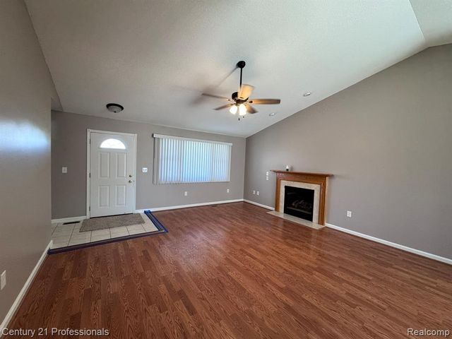 31495 Cambridge Street, Garden City, MI 48135