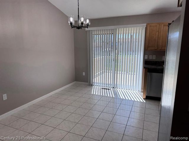 31495 Cambridge Street, Garden City, MI 48135