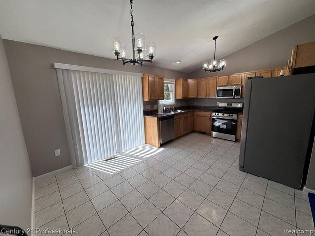 31495 Cambridge Street, Garden City, MI 48135