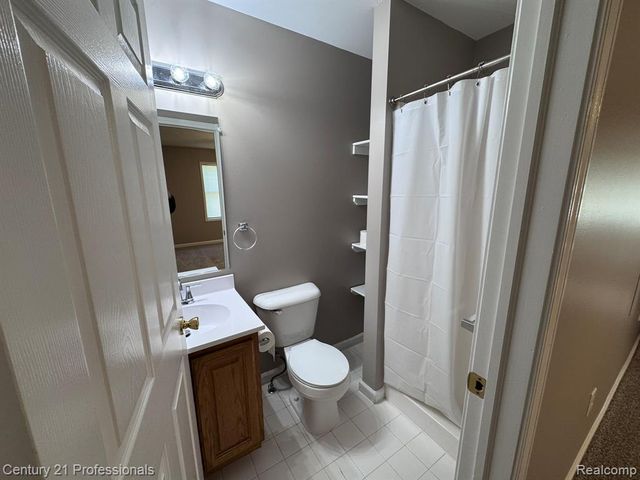 31495 Cambridge Street, Garden City, MI 48135