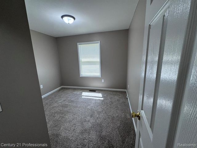 31495 Cambridge Street, Garden City, MI 48135