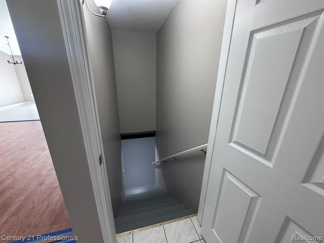 31495 Cambridge Street, Garden City, MI 48135