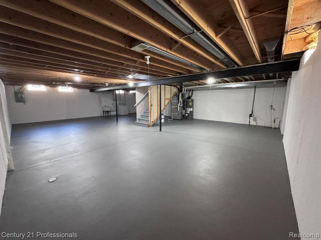 31495 Cambridge Street, Garden City, MI 48135