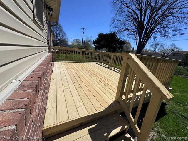 31495 Cambridge Street, Garden City, MI 48135