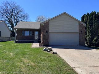 31495 Cambridge Street, Garden City, MI 48135