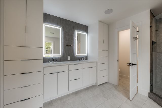 1018 Grandview Avenue, Dallas, TX 75223