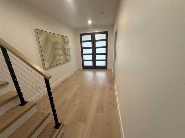 1018 Grandview Avenue, Dallas, TX 75223