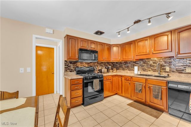 8556 Brecksville Road, Brecksville, OH 44141