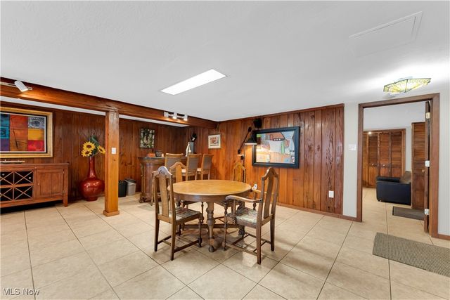 8556 Brecksville Road, Brecksville, OH 44141