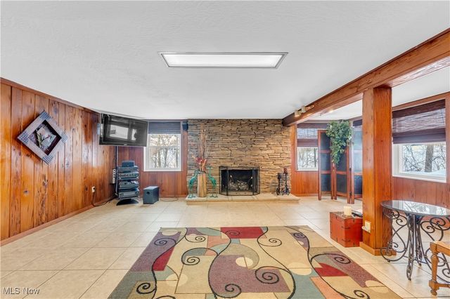 8556 Brecksville Road, Brecksville, OH 44141