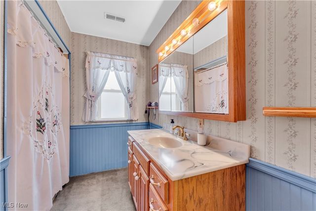 8556 Brecksville Road, Brecksville, OH 44141