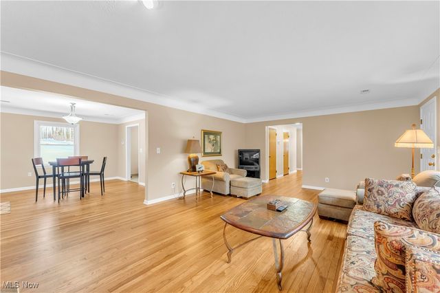 8556 Brecksville Road, Brecksville, OH 44141