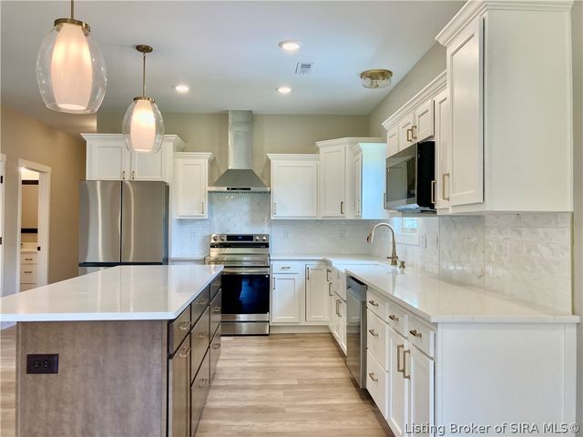 12312 Greenbriar Boulevard, Sellersburg, IN 47172