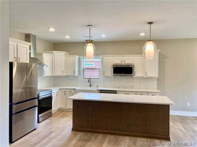 12312 Greenbriar Boulevard, Sellersburg, IN 47172