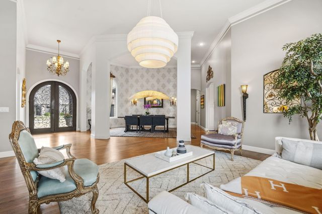 6048 S Black Oak Drive, Springfield, MO 65804